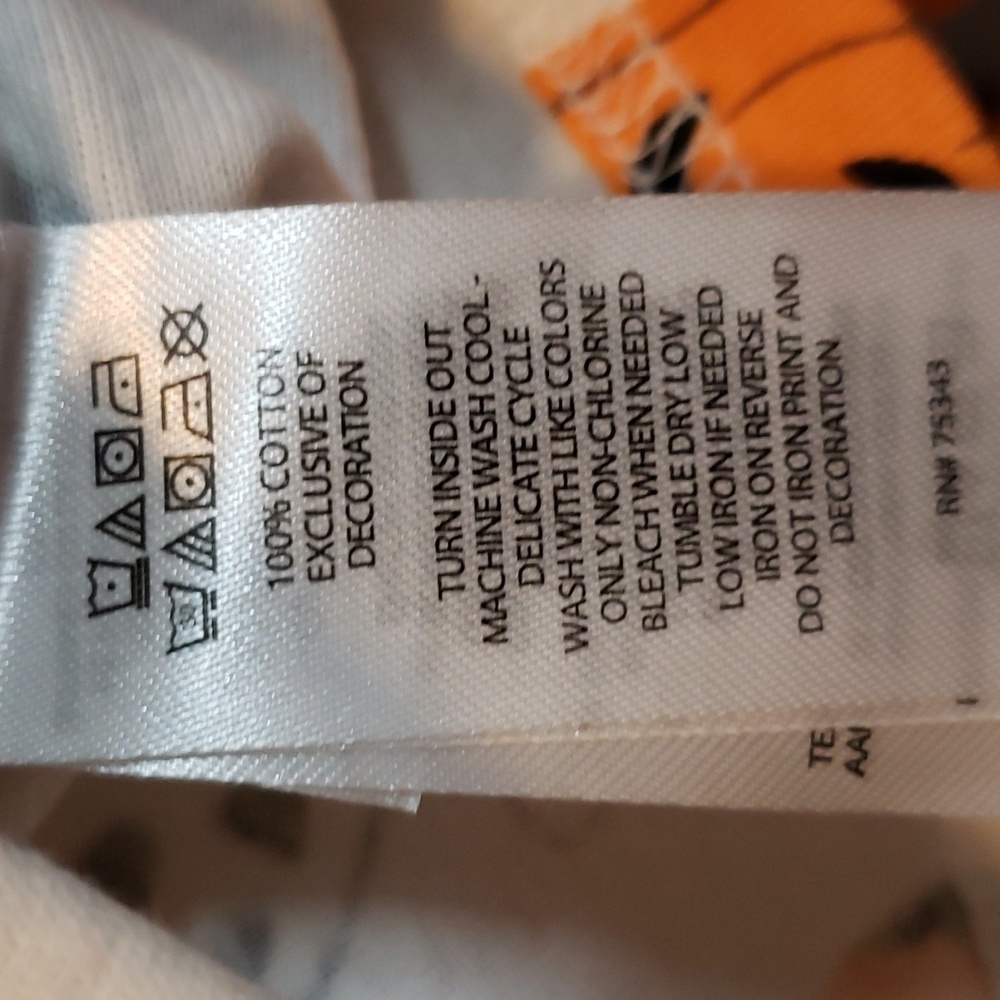 Tommy Bahama Kids NWT 2-piece Halloween Pajama Set - Picture 4 of 7